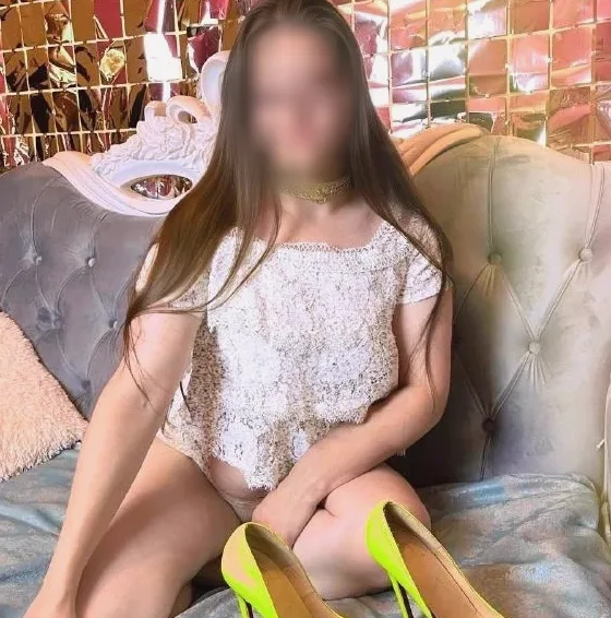 Kirsten, 28